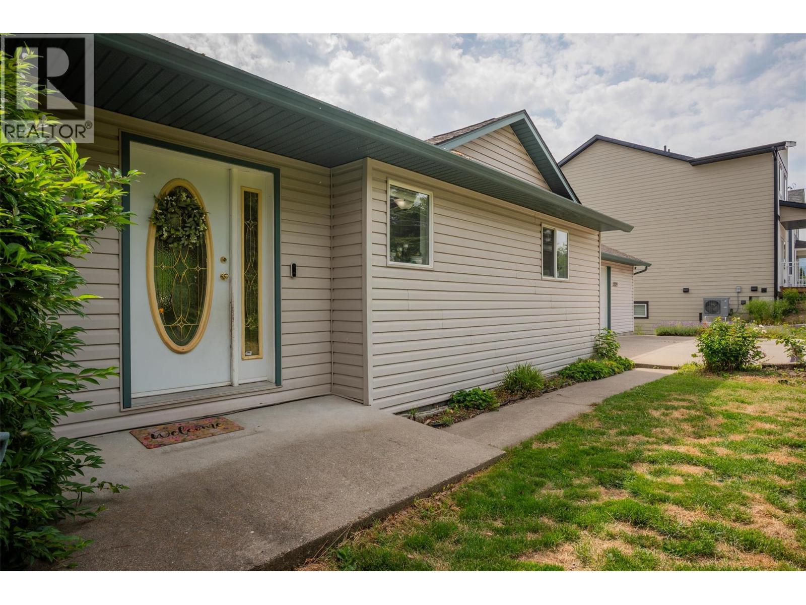 3209 5th Avenue, Castlegar, British Columbia  V1N 2V6 - Photo 60 - 10372708