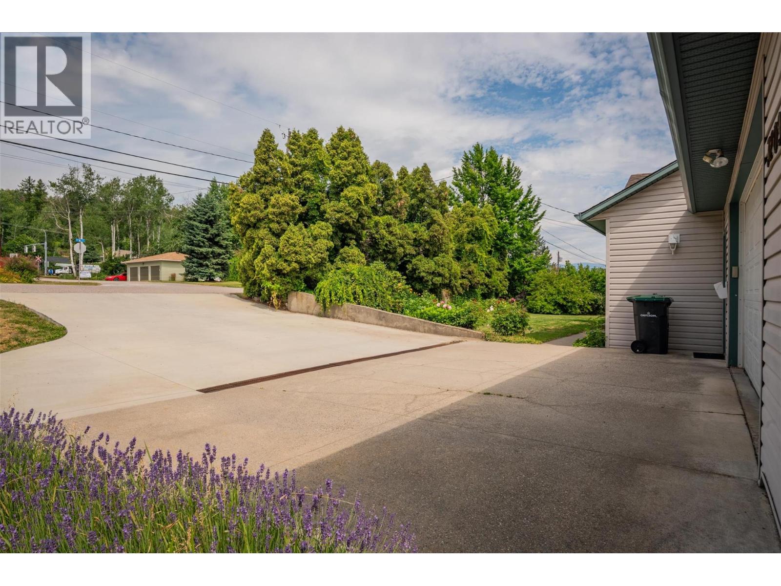 3209 5th Avenue, Castlegar, British Columbia  V1N 2V6 - Photo 61 - 10372708