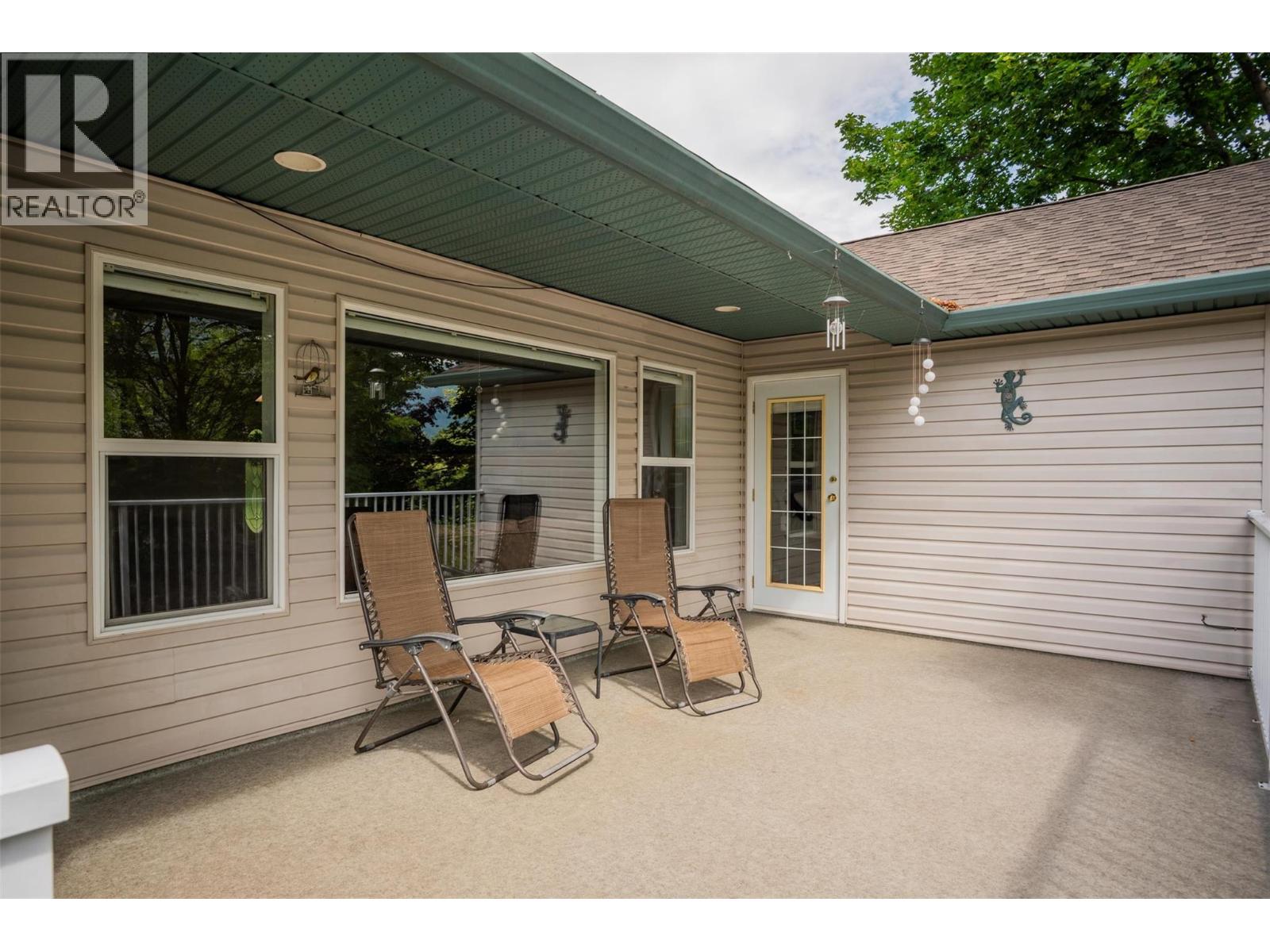 3209 5th Avenue, Castlegar, British Columbia  V1N 2V6 - Photo 68 - 10372708