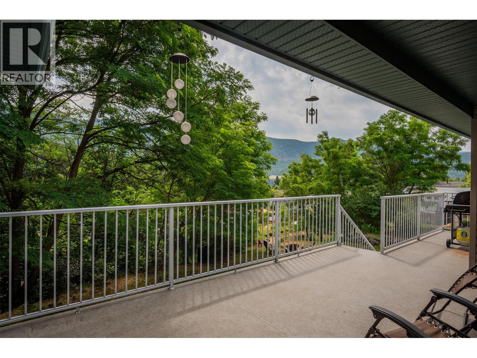 3209 5th Avenue, Castlegar, British Columbia  V1N 2V6 - Photo 69 - 10372708