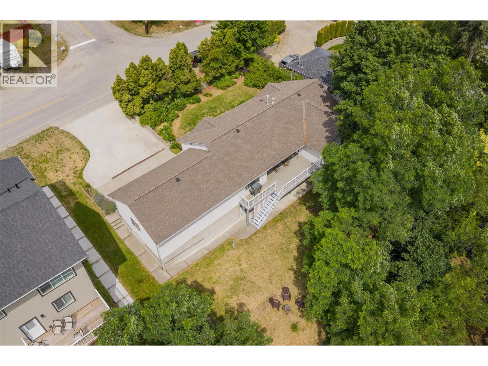 3209 5th Avenue, Castlegar, British Columbia  V1N 2V6 - Photo 8 - 10372708