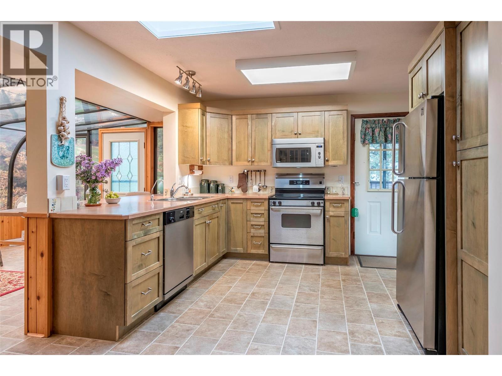 2150 Rashdale Road, Spallumcheen, British Columbia  V0E 1B4 - Photo 17 - 10372484