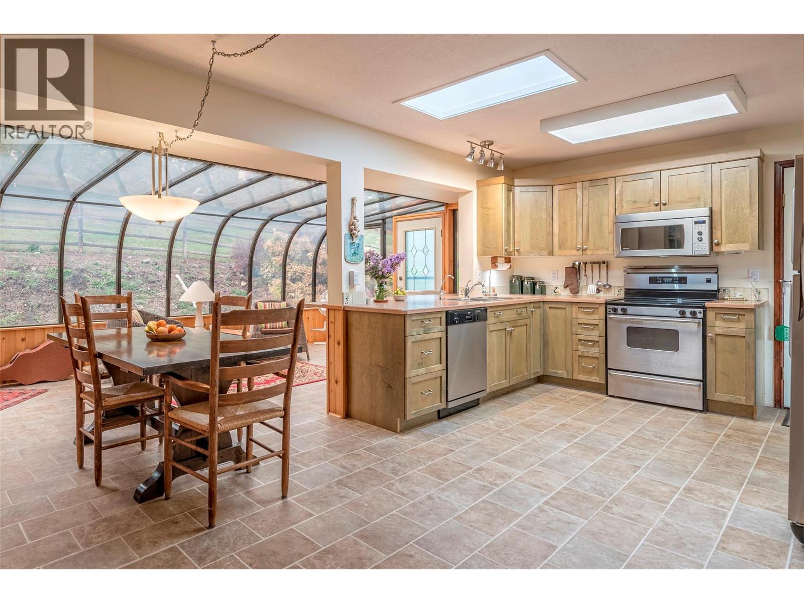 2150 Rashdale Road, Spallumcheen, British Columbia  V0E 1B4 - Photo 18 - 10372484