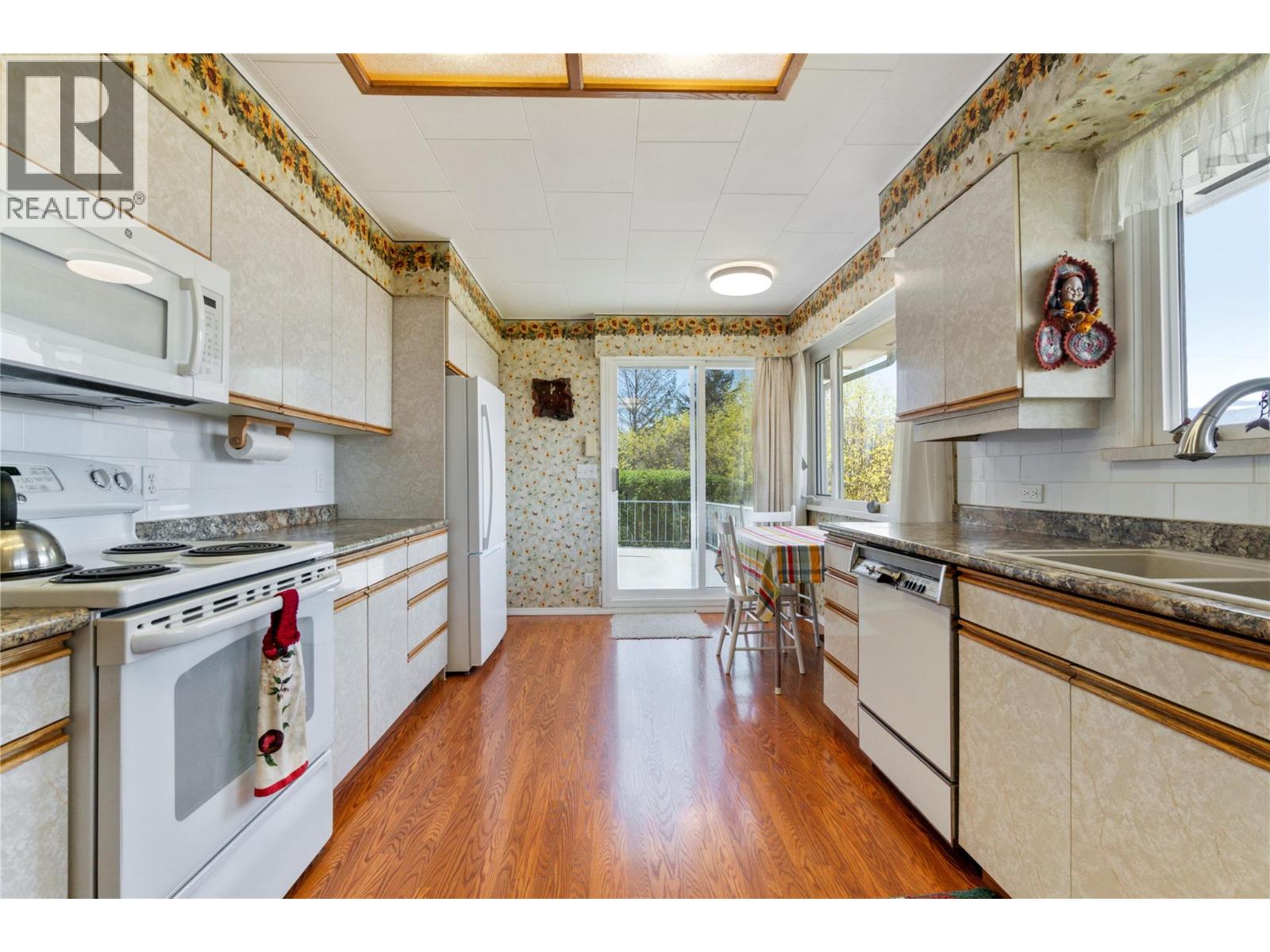1290 15 Street Se, Salmon Arm, British Columbia  V1E 2G8 - Photo 17 - 10372472