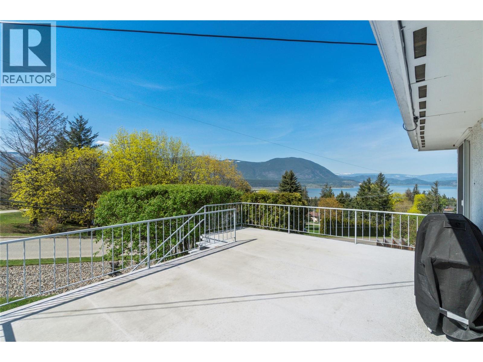 1290 15 Street Se, Salmon Arm, British Columbia  V1E 2G8 - Photo 8 - 10372472