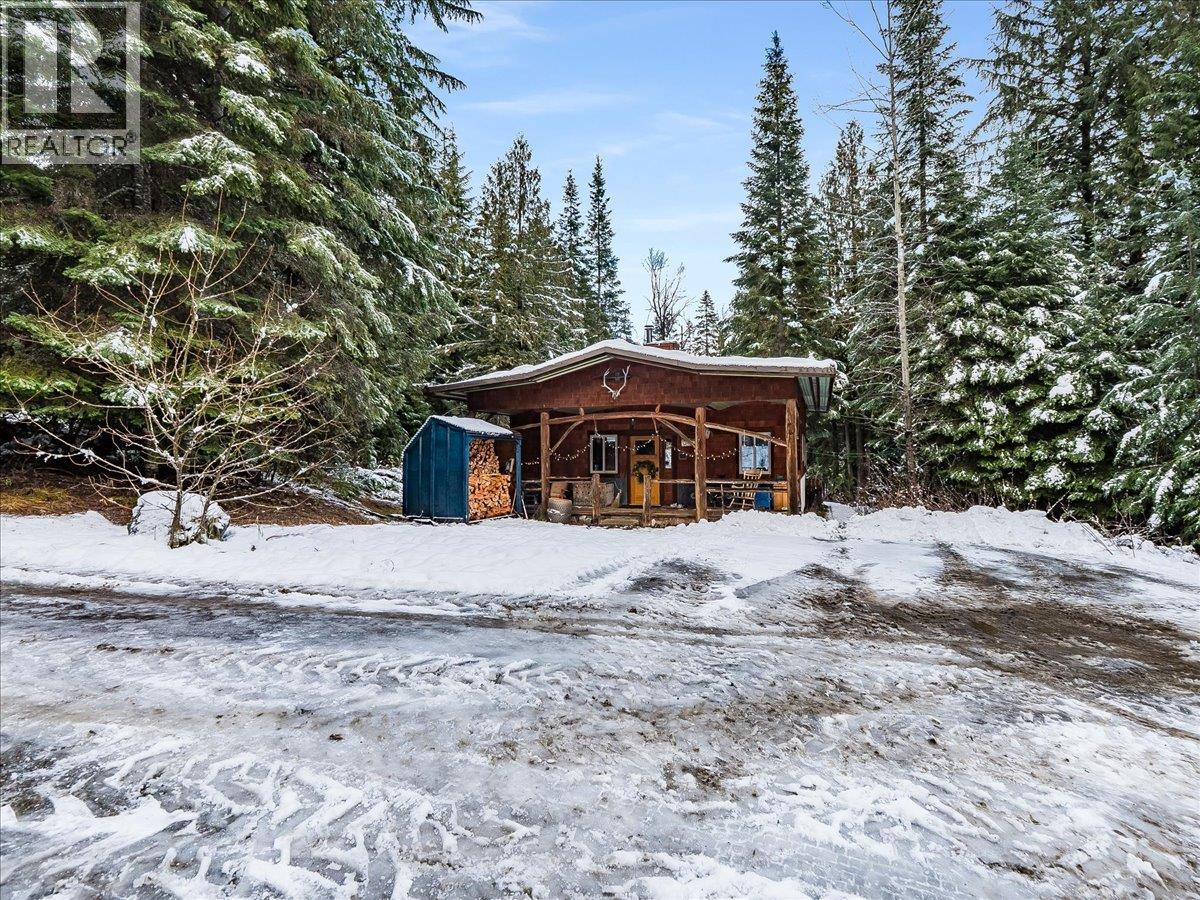 6610 6 Highway, ymir, British Columbia