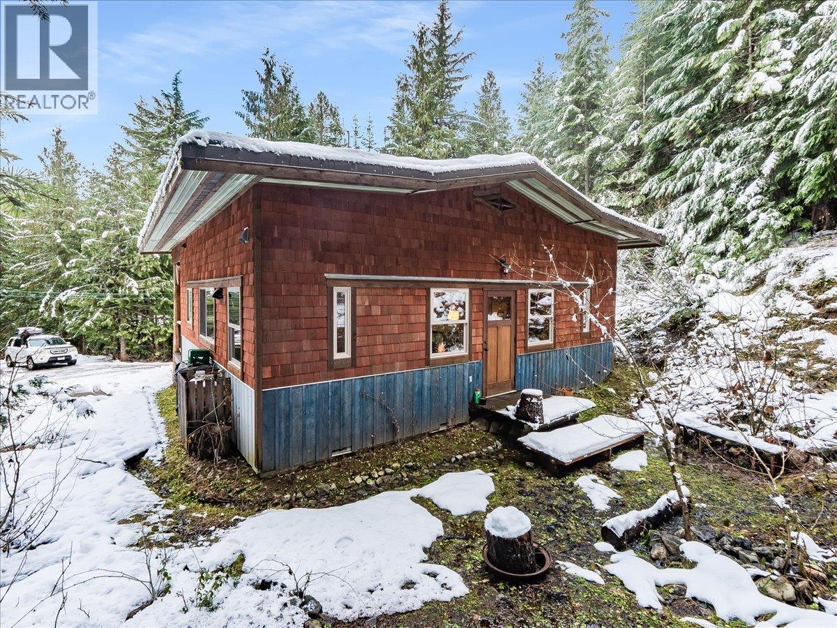 6610 6 Highway, Ymir, British Columbia  V0G 2K0 - Photo 38 - 10371621