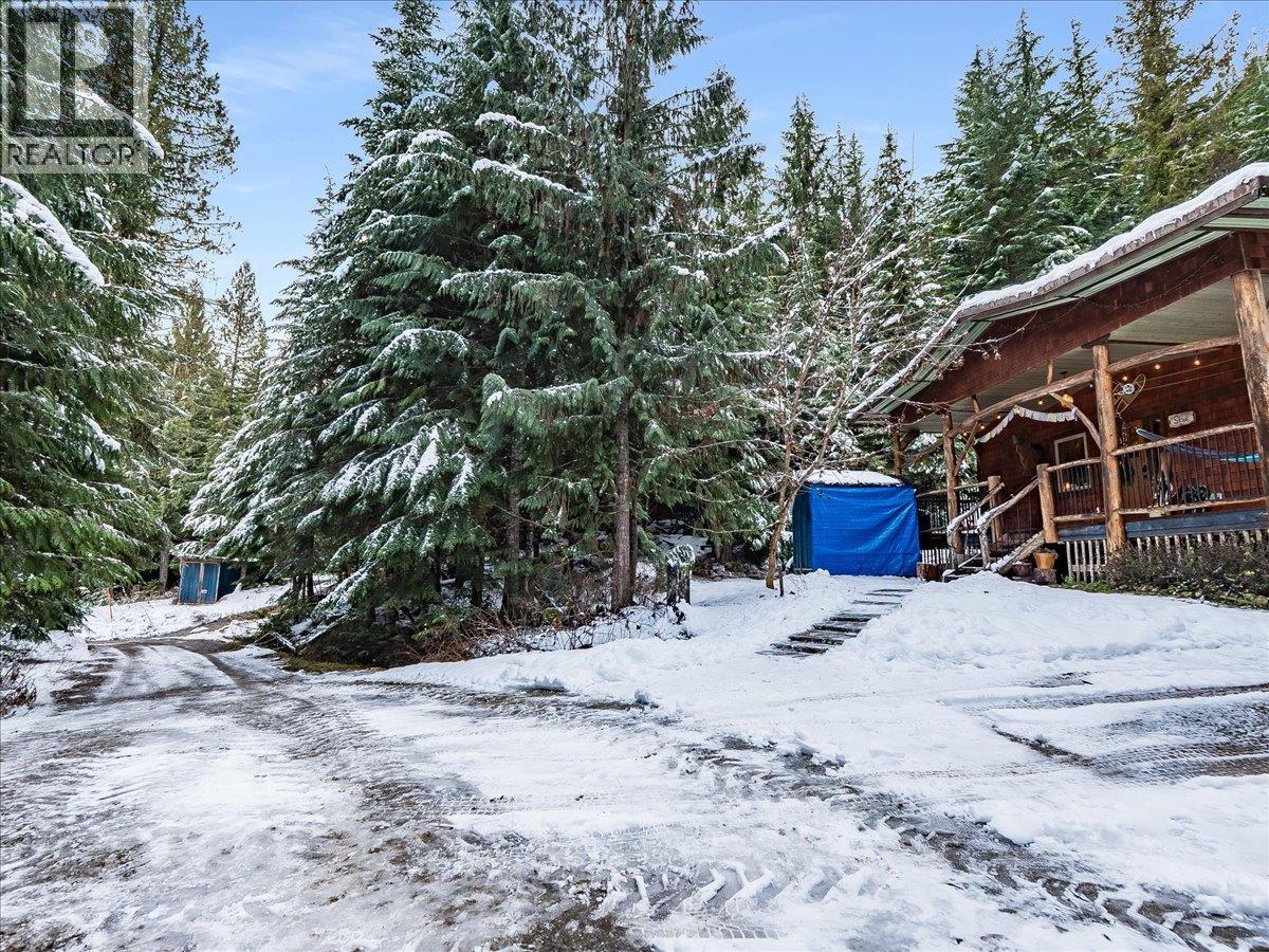 6610 6 Highway, Ymir, British Columbia  V0G 2K0 - Photo 39 - 10371621