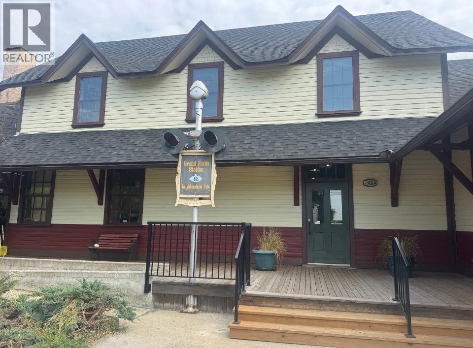 7654 Donaldson Drive, Grand Forks, British Columbia  V0H 1H2 - Photo 4 - 10372812