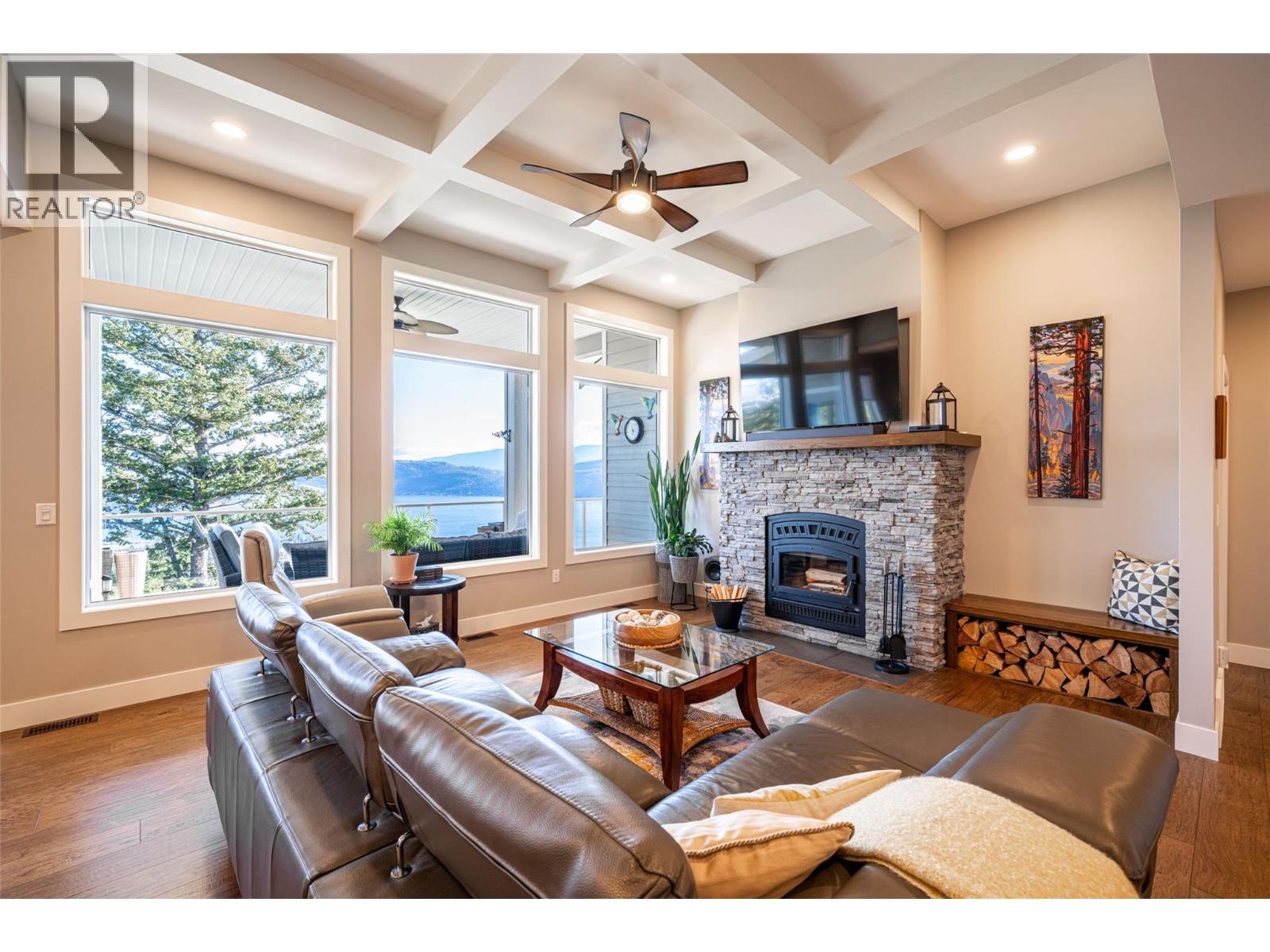 132 Crown Crescent, Vernon, British Columbia  V1H 2C3 - Photo 4 - 10372473