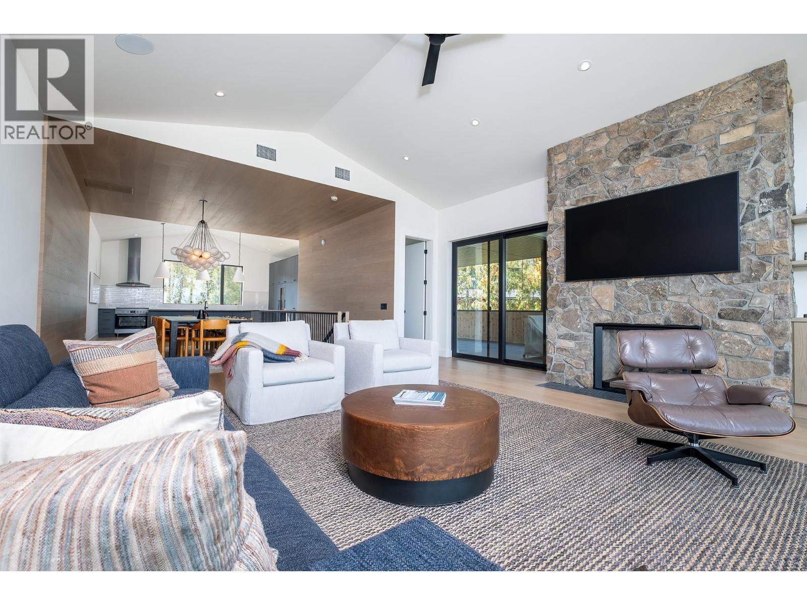 322 Larch Terrace, Rossland, British Columbia  V0G 1Y0 - Photo 4 - 10370827