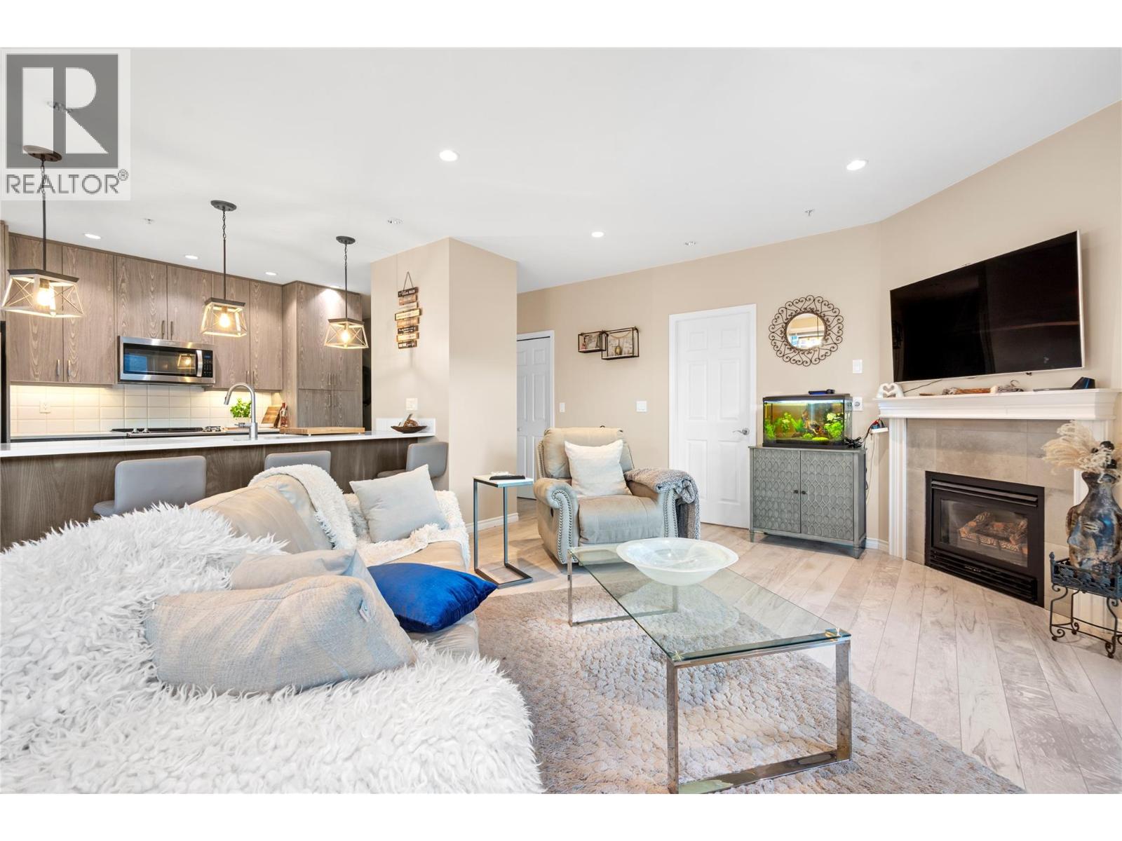 3388 Skaha Lake Road Unit# 1002, Penticton, British Columbia  V2A 6G4 - Photo 7 - 10372695