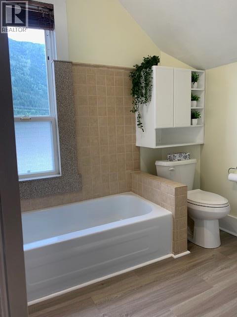 915 Front Street, Nelson, British Columbia  V1L 4C1 - Photo 10 - 10372456