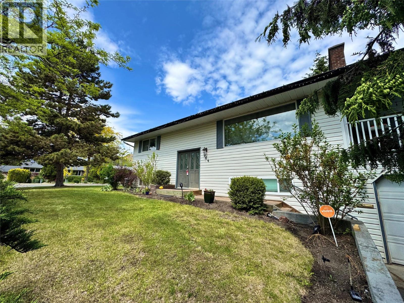 964 Tronson Drive, kelowna, British Columbia