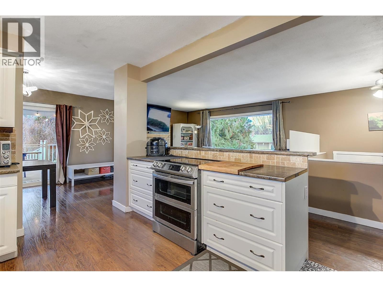 964 Tronson Drive, Kelowna, British Columbia  V1Y 4E1 - Photo 11 - 10372554