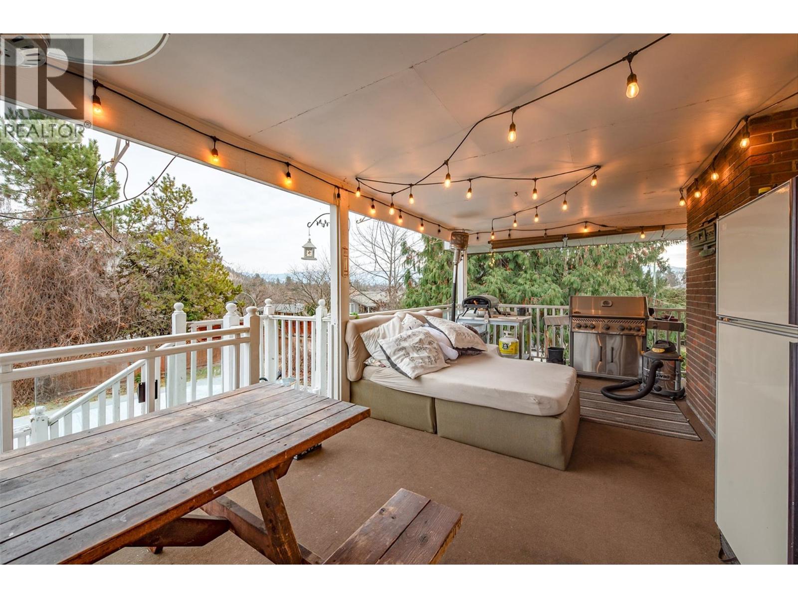 964 Tronson Drive, Kelowna, British Columbia  V1Y 4E1 - Photo 12 - 10372554