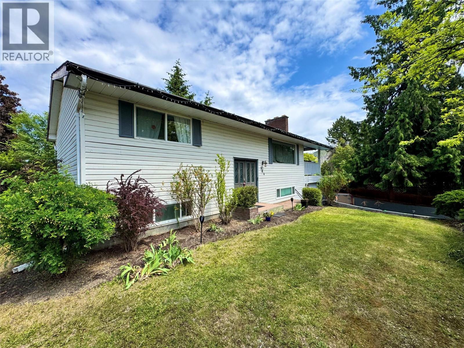 964 Tronson Drive, Kelowna, British Columbia  V1Y 4E1 - Photo 2 - 10372554