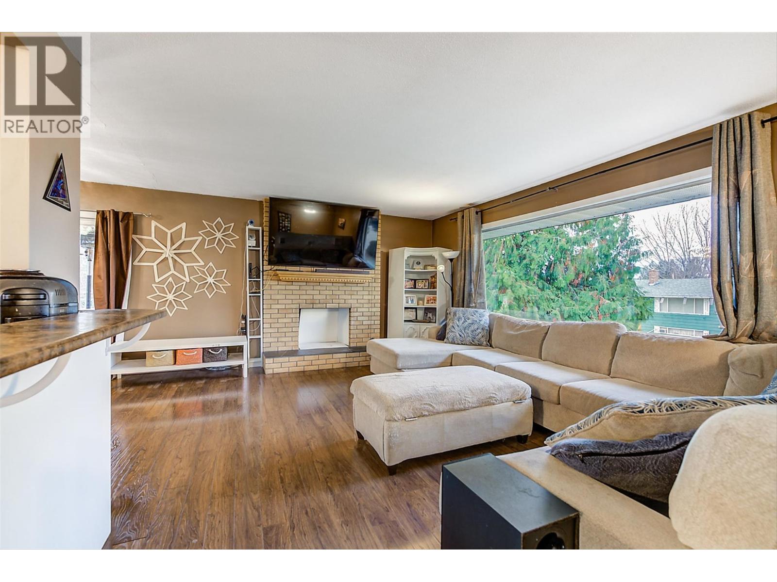 964 Tronson Drive, Kelowna, British Columbia  V1Y 4E1 - Photo 4 - 10372554