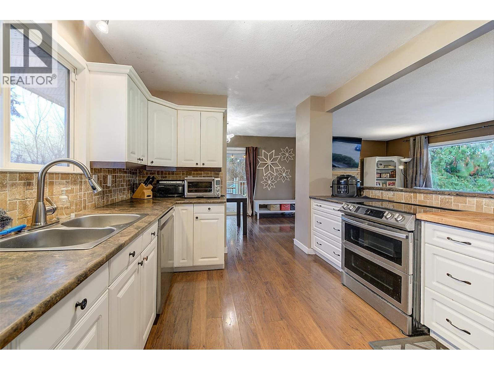 964 Tronson Drive, Kelowna, British Columbia  V1Y 4E1 - Photo 6 - 10372554