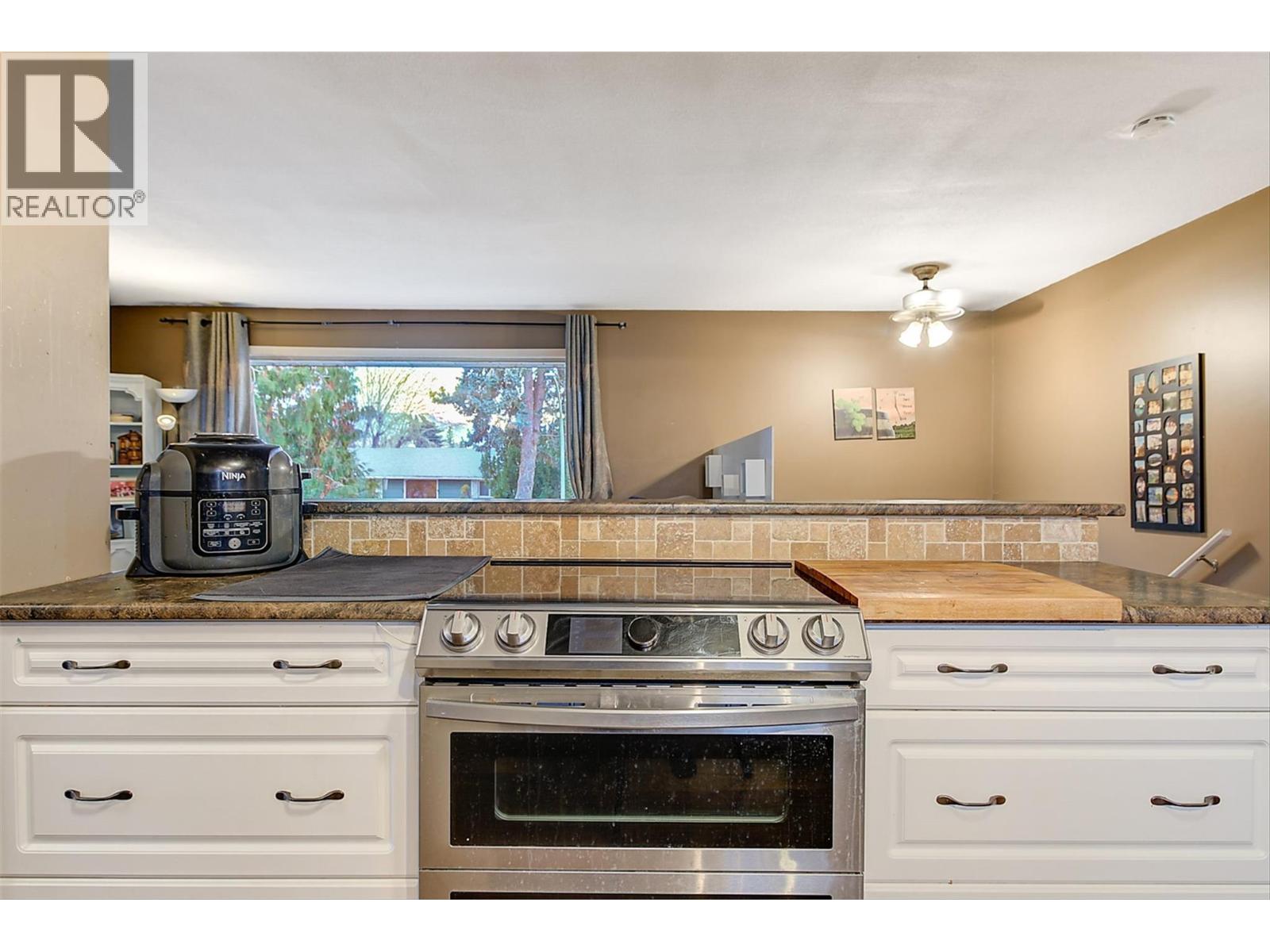 964 Tronson Drive, Kelowna, British Columbia  V1Y 4E1 - Photo 7 - 10372554