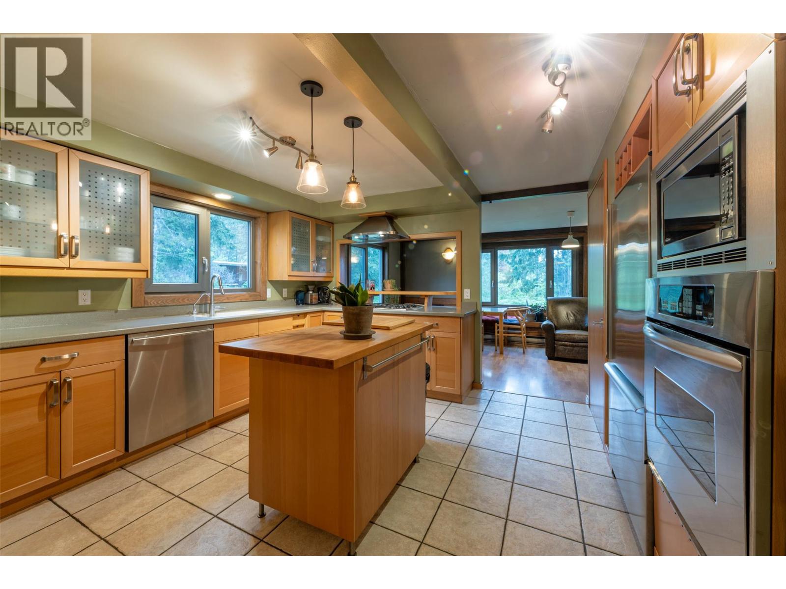 1615 Campbell Road, Golden, British Columbia  V0A 1H7 - Photo 17 - 10372773