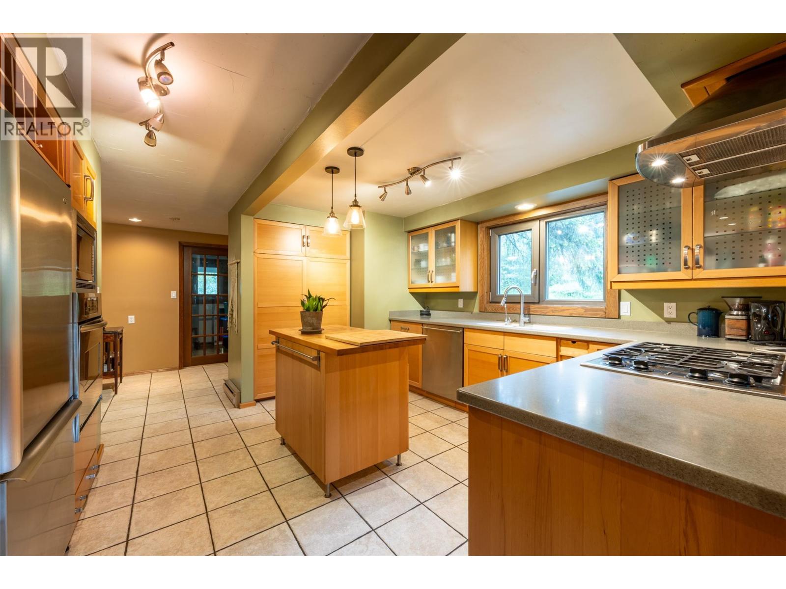 1615 Campbell Road, Golden, British Columbia  V0A 1H7 - Photo 18 - 10372773