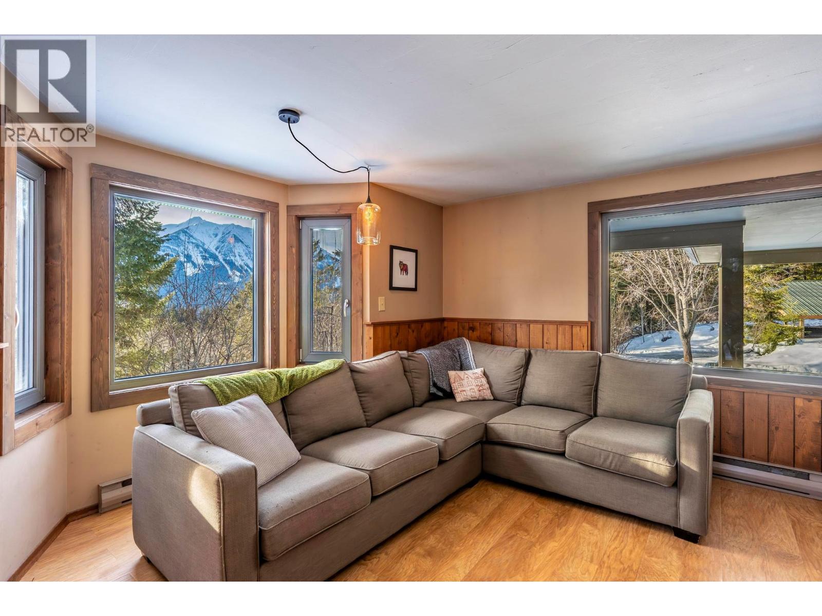 1615 Campbell Road, Golden, British Columbia  V0A 1H7 - Photo 28 - 10372773
