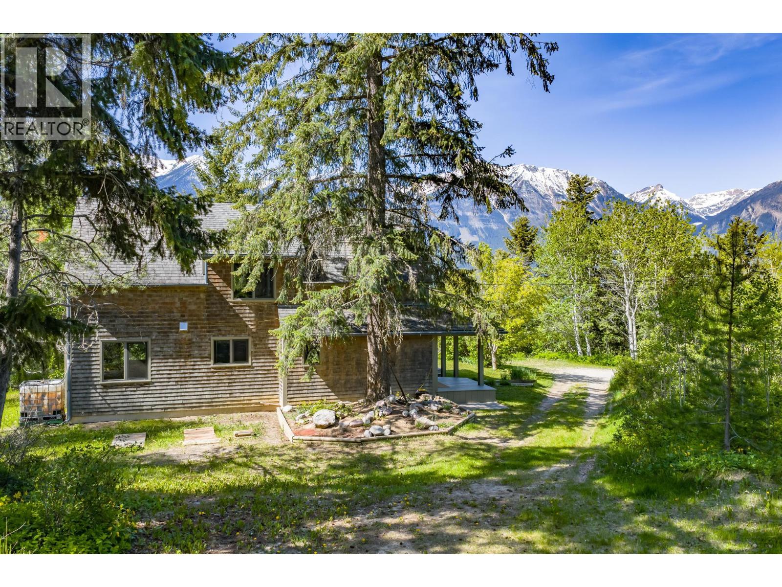 1615 Campbell Road, Golden, British Columbia  V0A 1H7 - Photo 71 - 10372773