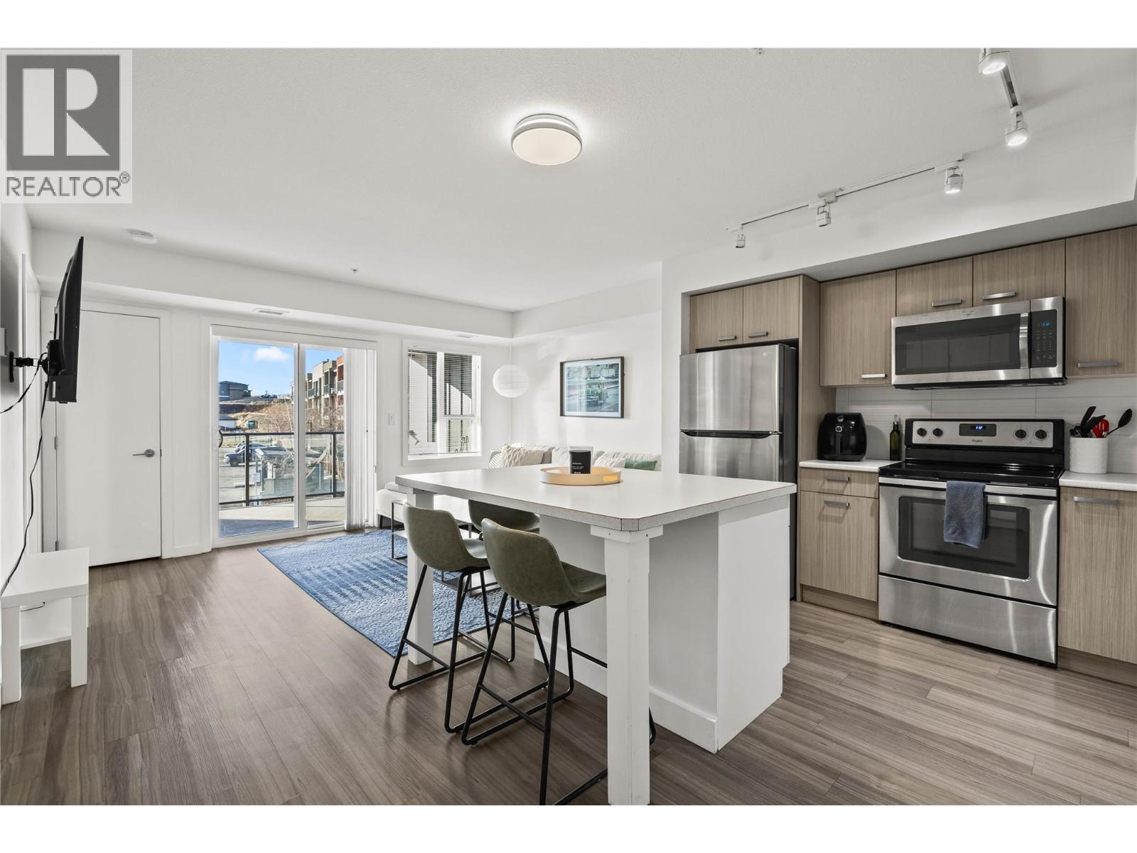 775 Academy Way Unit# 203, Kelowna, British Columbia  V1V 0A5 - Photo 3 - 10371934