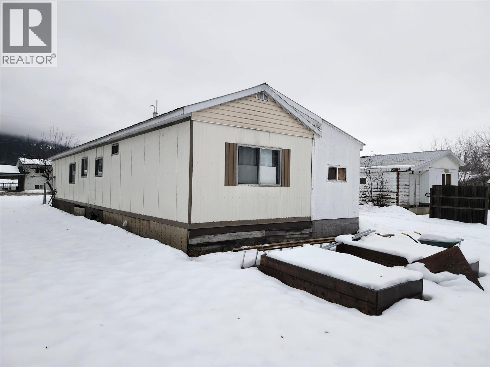 327 Edward Street, Revelstoke, British Columbia  V0E 2S0 - Photo 13 - 10372312