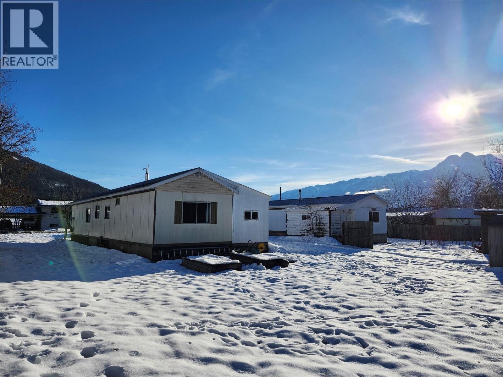 327 Edward Street, Revelstoke, British Columbia  V0E 2S0 - Photo 36 - 10372312