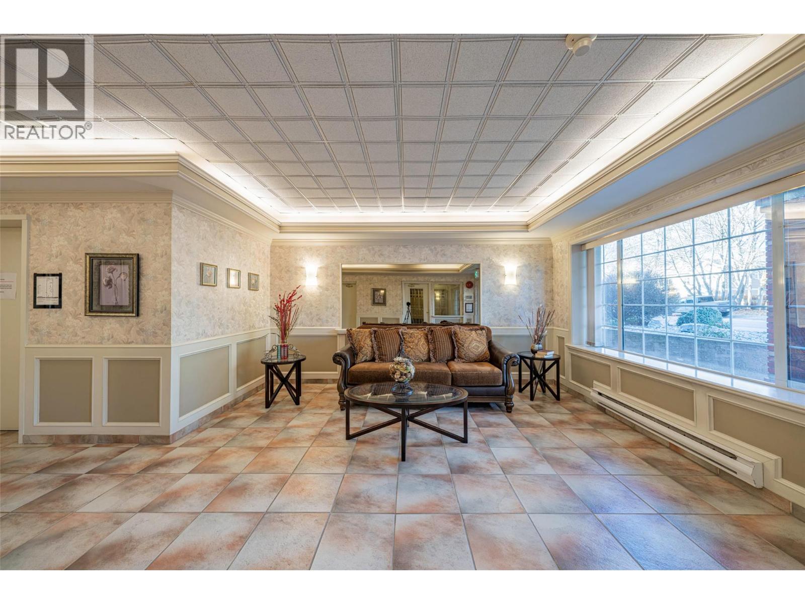 945 Lawrence Avenue Unit# 308, Kelowna, British Columbia  V1Y 6M3 - Photo 4 - 10372319