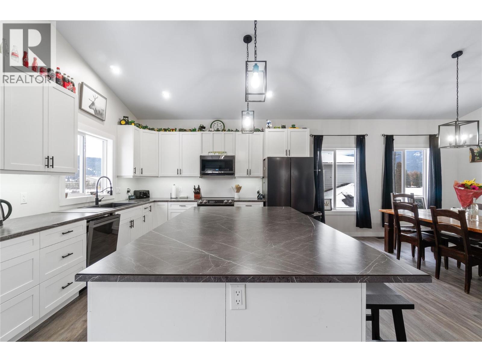148 4th Avenue, Grindrod, British Columbia  V0E 1Y0 - Photo 11 - 10372295