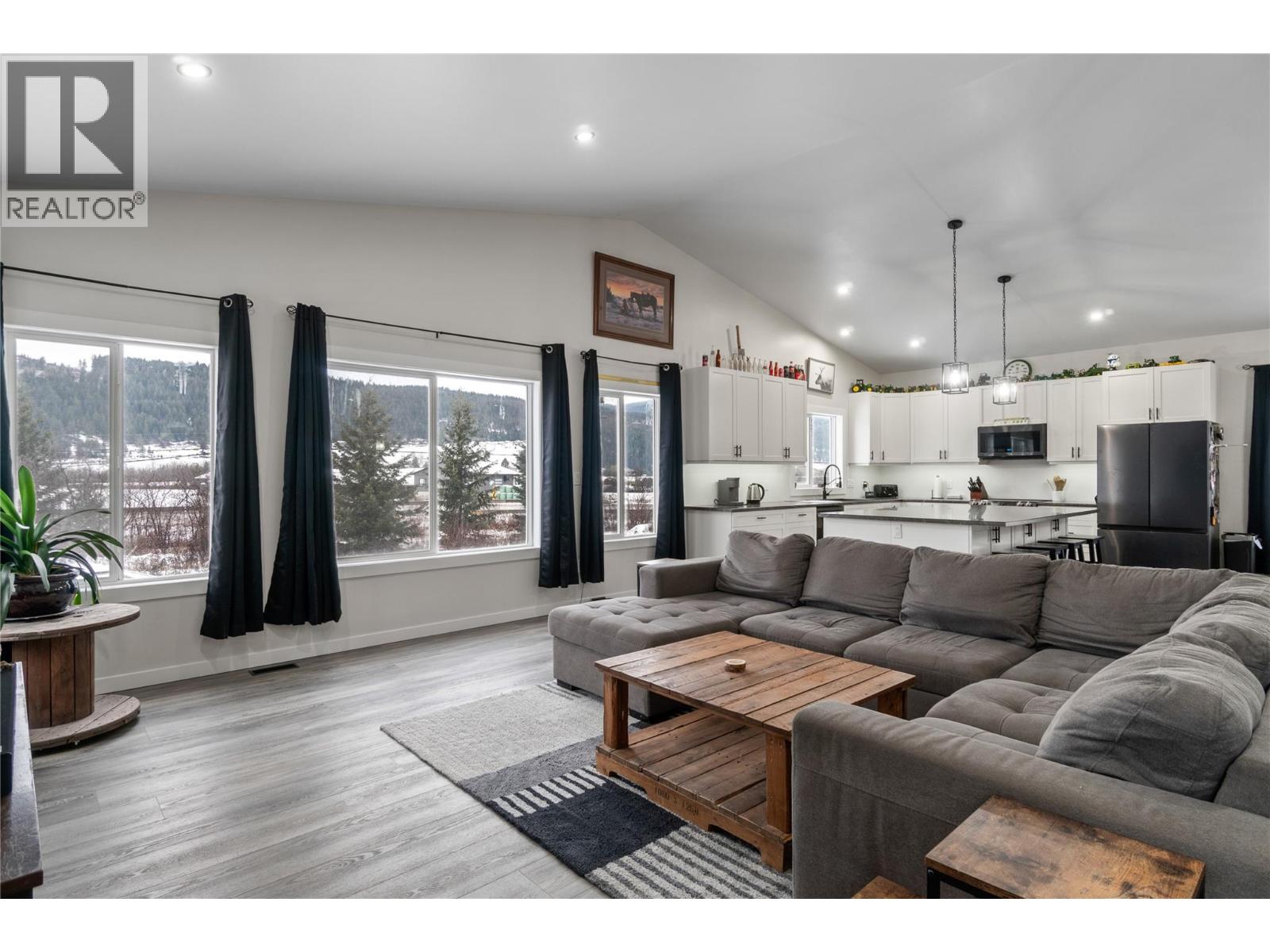 148 4th Avenue, Grindrod, British Columbia  V0E 1Y0 - Photo 14 - 10372295