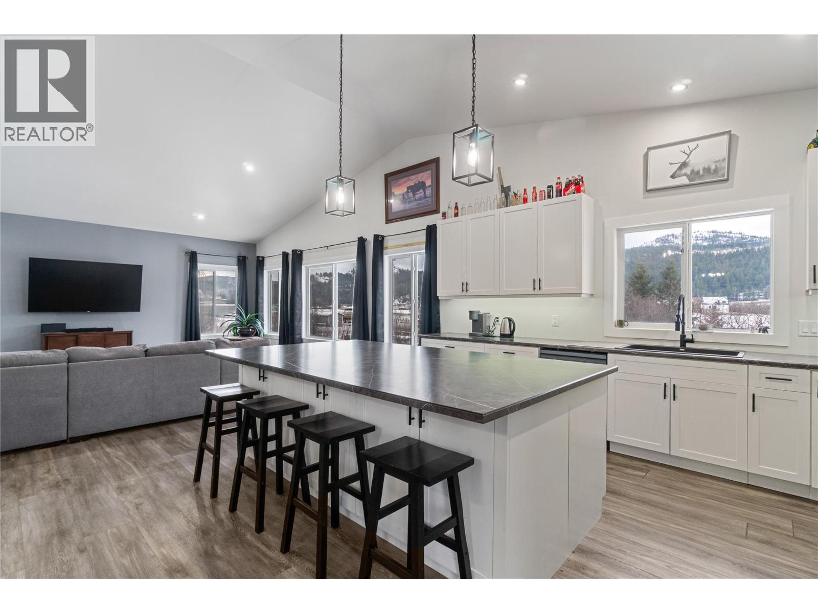 148 4th Avenue, Grindrod, British Columbia  V0E 1Y0 - Photo 6 - 10372295