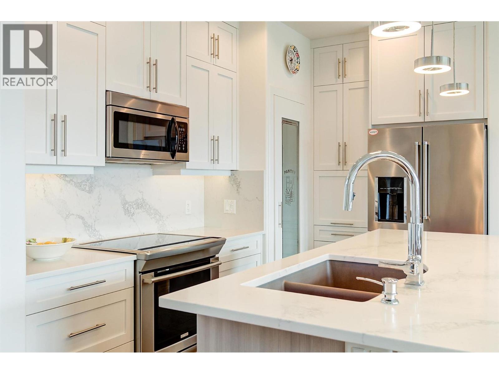 2135 Madera Court, Westbank, British Columbia  V4T 3H7 - Photo 6 - 10372797