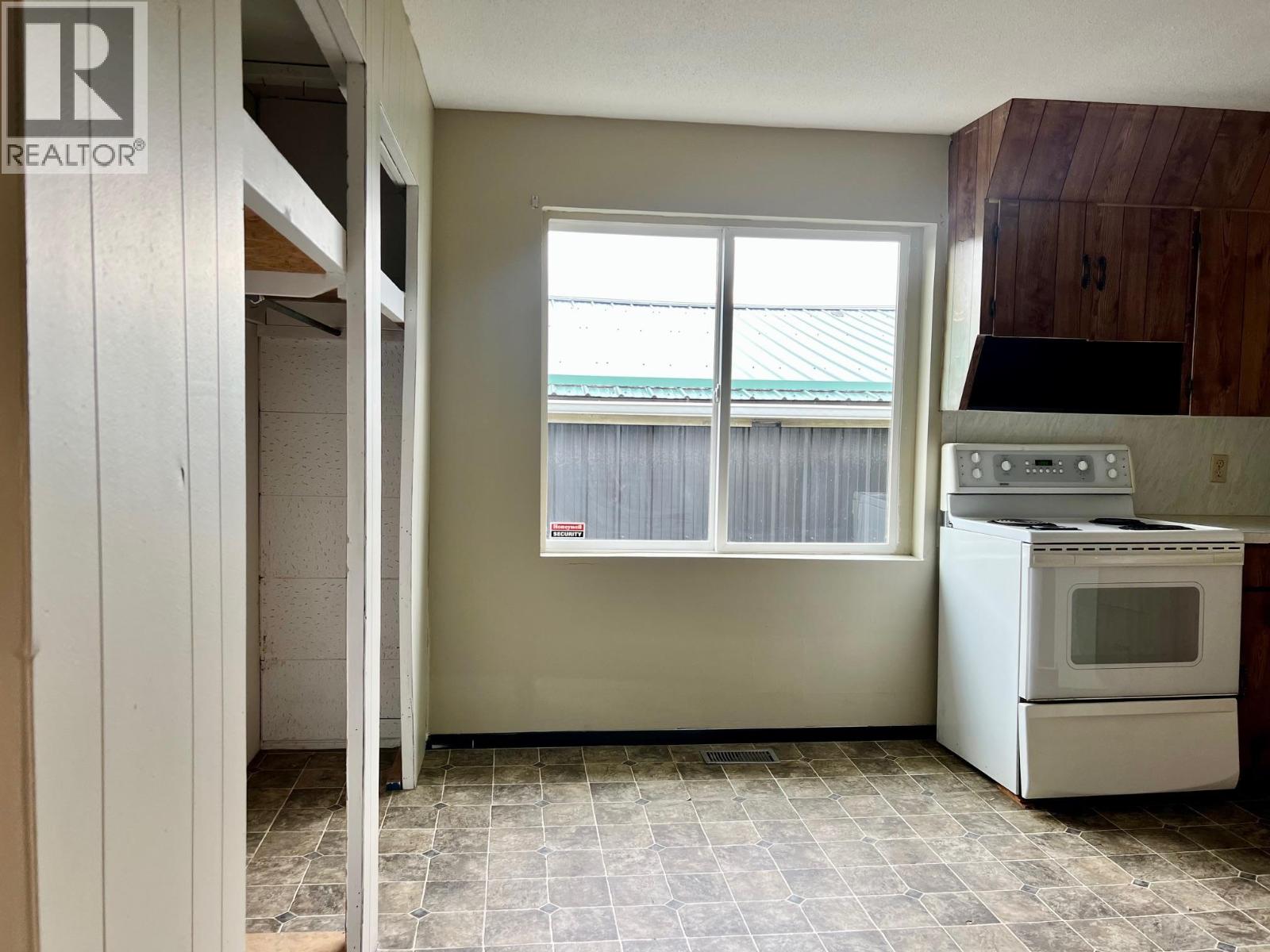 141 15th Avenue N, Creston, British Columbia  V0B 1G0 - Photo 8 - 10372402