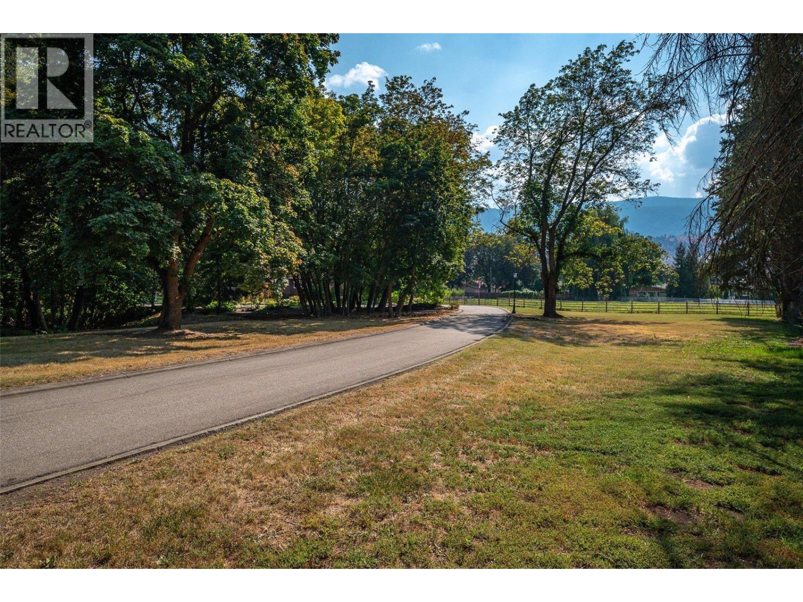 9310 Kalamalka Road, Coldstream, British Columbia  V1B 1L1 - Photo 13 - 10372923