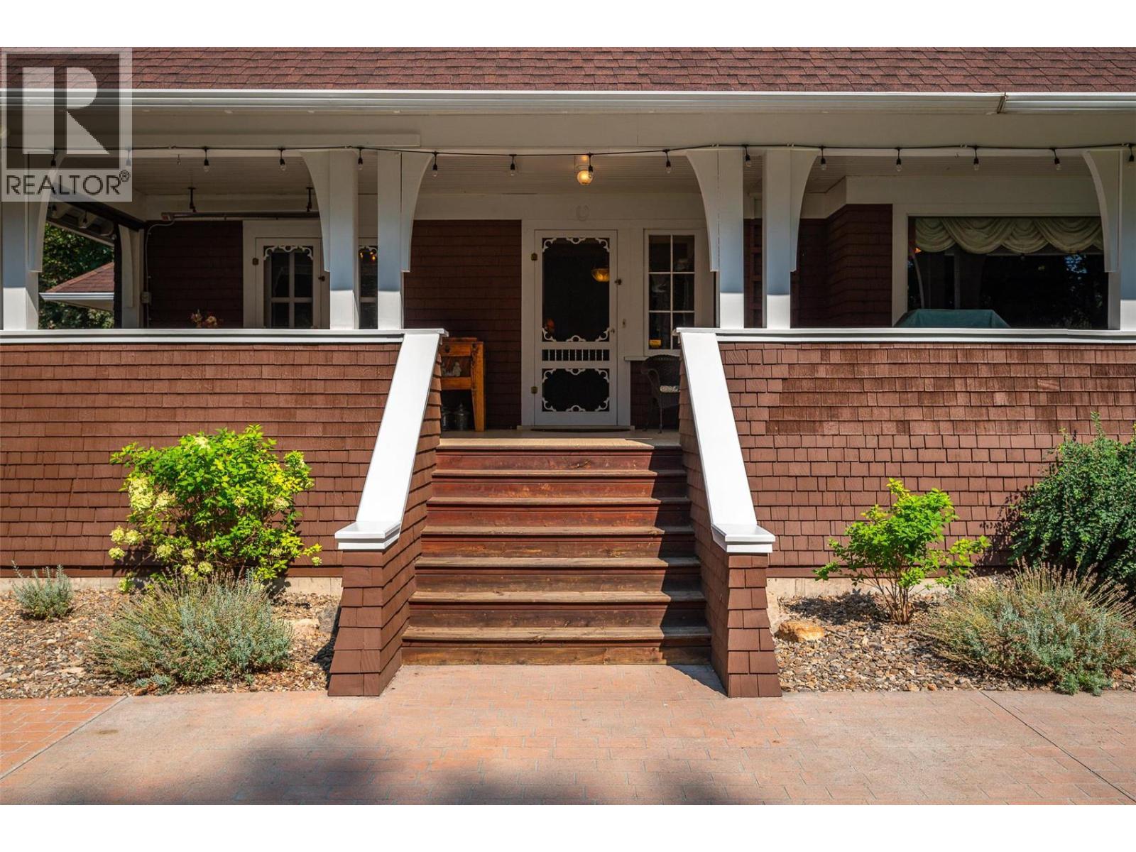 9310 Kalamalka Road, Coldstream, British Columbia  V1B 1L1 - Photo 18 - 10372923