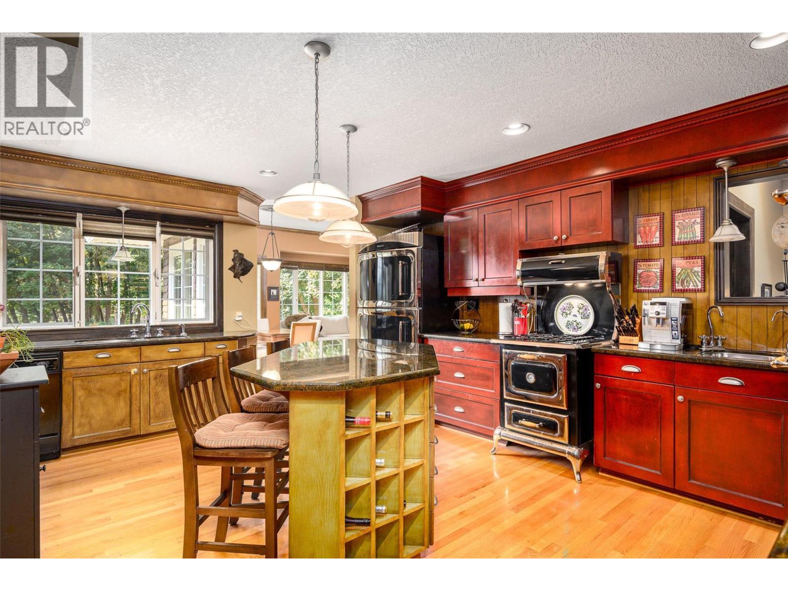 9310 Kalamalka Road, Coldstream, British Columbia  V1B 1L1 - Photo 32 - 10372923