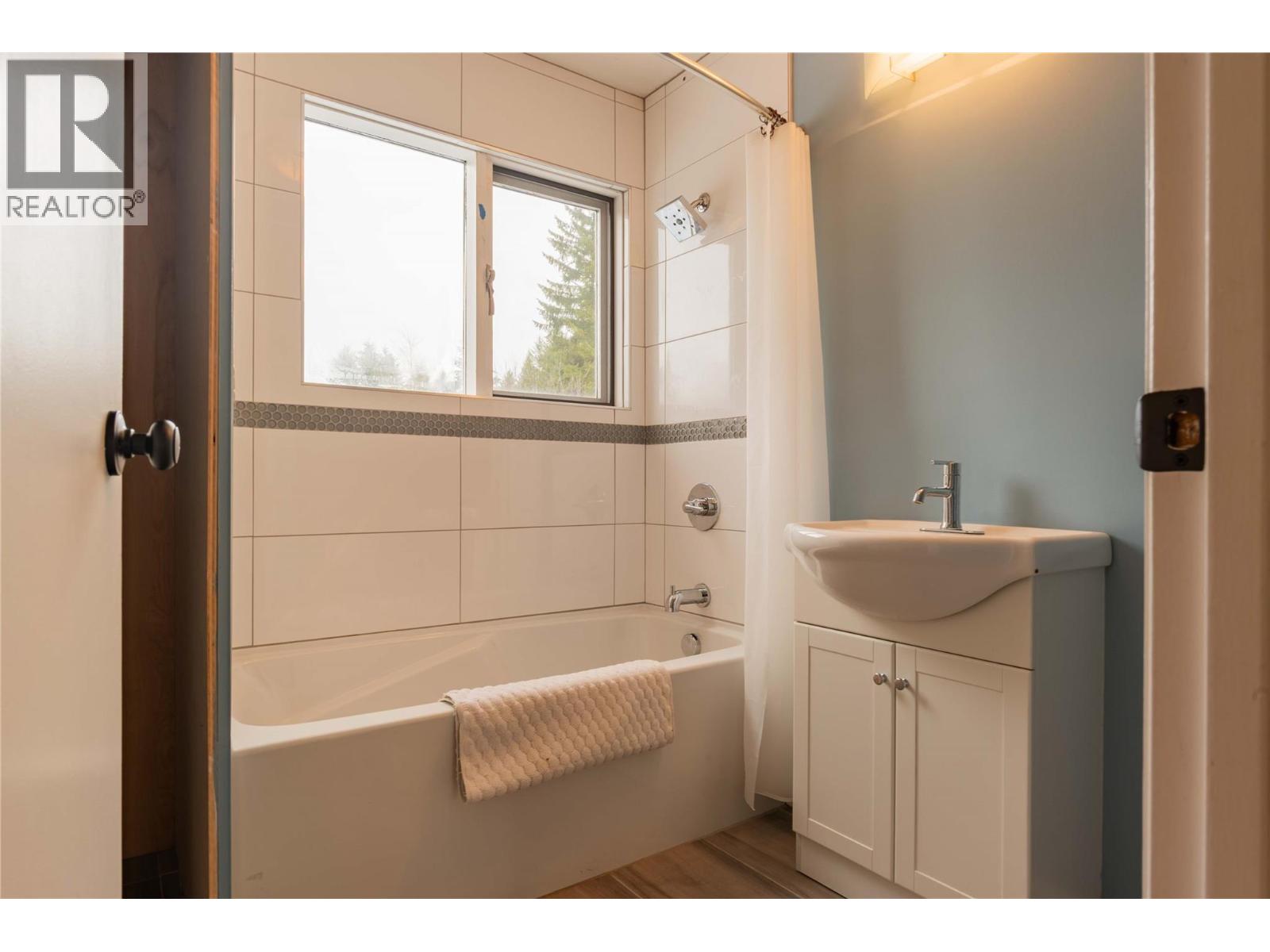 6943 Kanigan Road, Appledale, British Columbia  V0G 2J0 - Photo 38 - 10372926