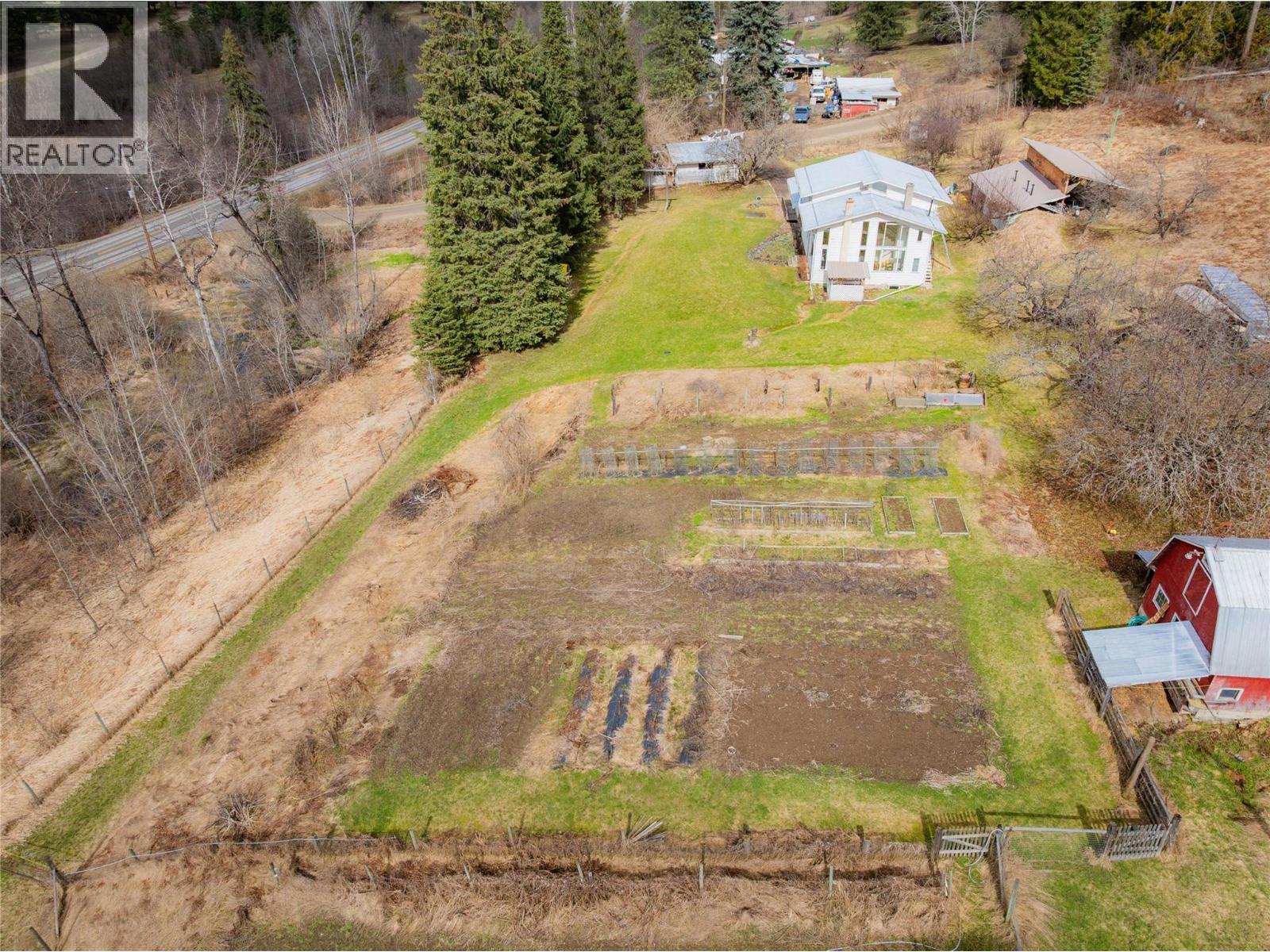 6943 Kanigan Road, Appledale, British Columbia  V0G 2J0 - Photo 5 - 10372926