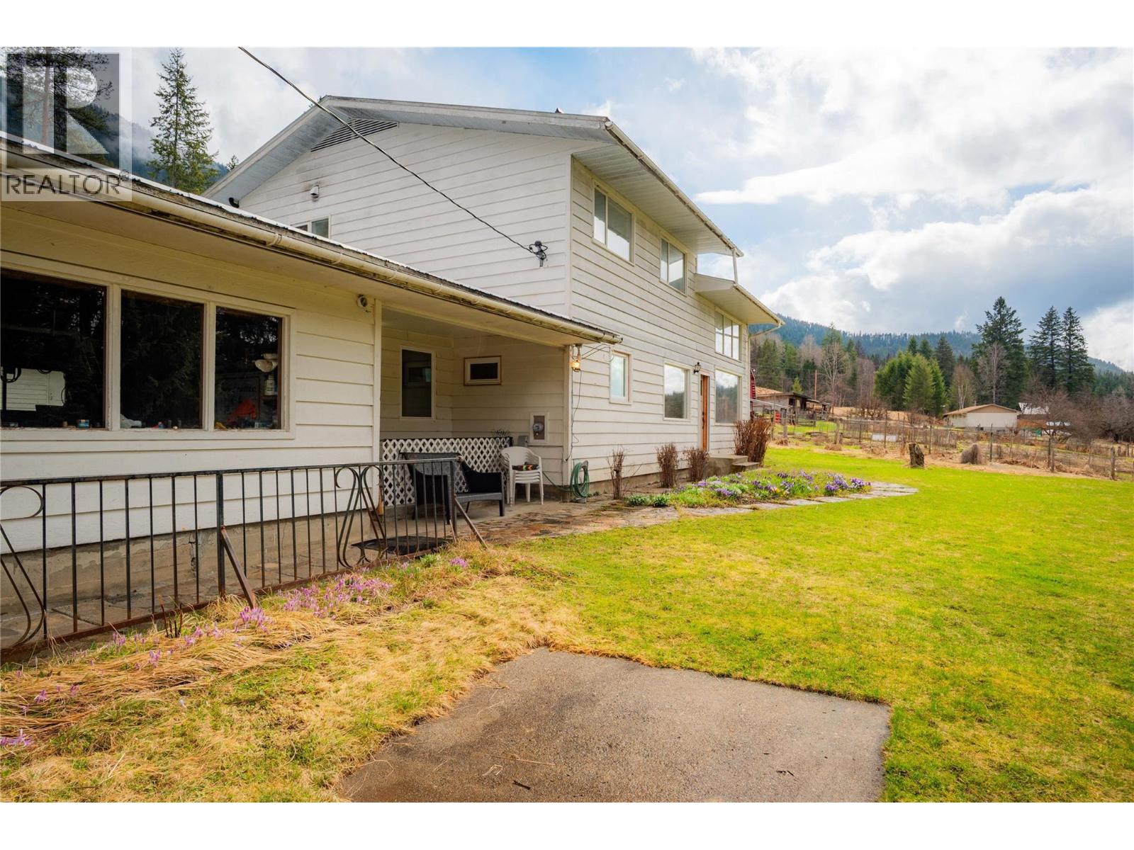 6943 Kanigan Road, Appledale, British Columbia  V0G 2J0 - Photo 66 - 10372926
