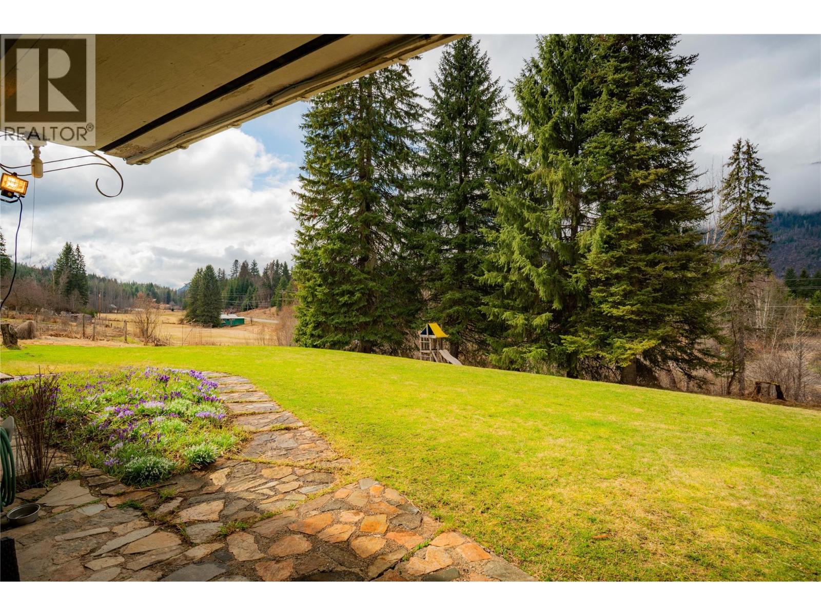6943 Kanigan Road, Appledale, British Columbia  V0G 2J0 - Photo 68 - 10372926