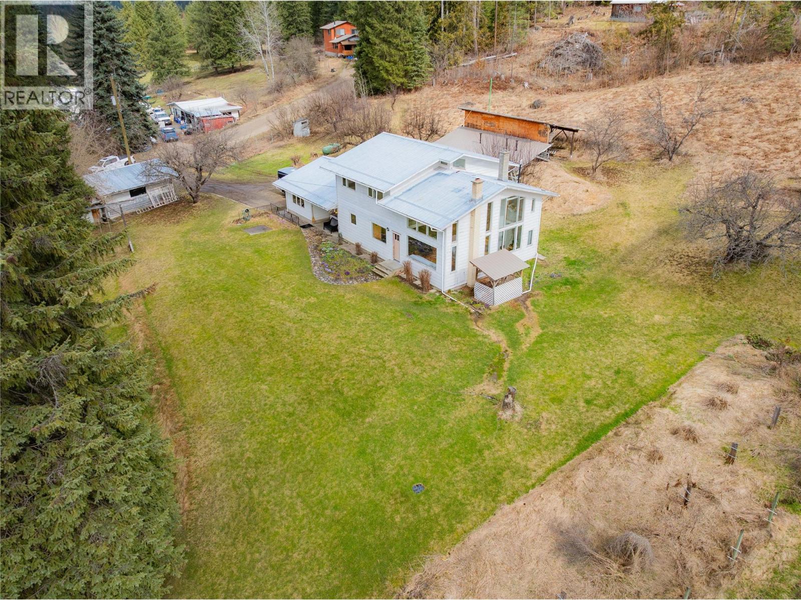6943 Kanigan Road, Appledale, British Columbia  V0G 2J0 - Photo 7 - 10372926