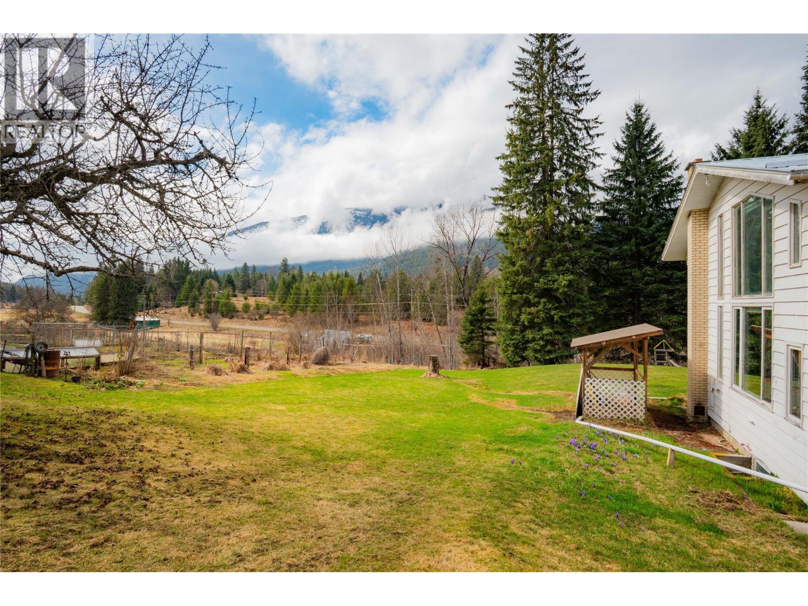 6943 Kanigan Road, Appledale, British Columbia  V0G 2J0 - Photo 75 - 10372926