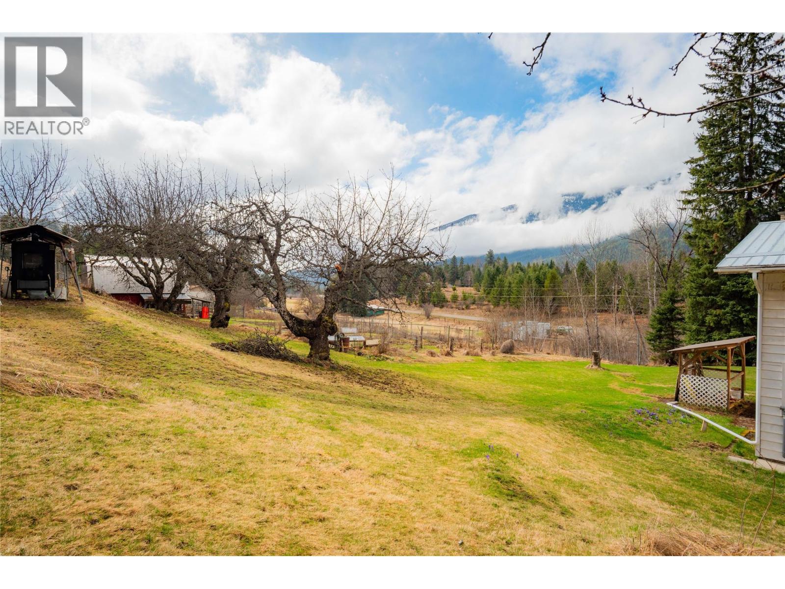 6943 Kanigan Road, Appledale, British Columbia  V0G 2J0 - Photo 76 - 10372926