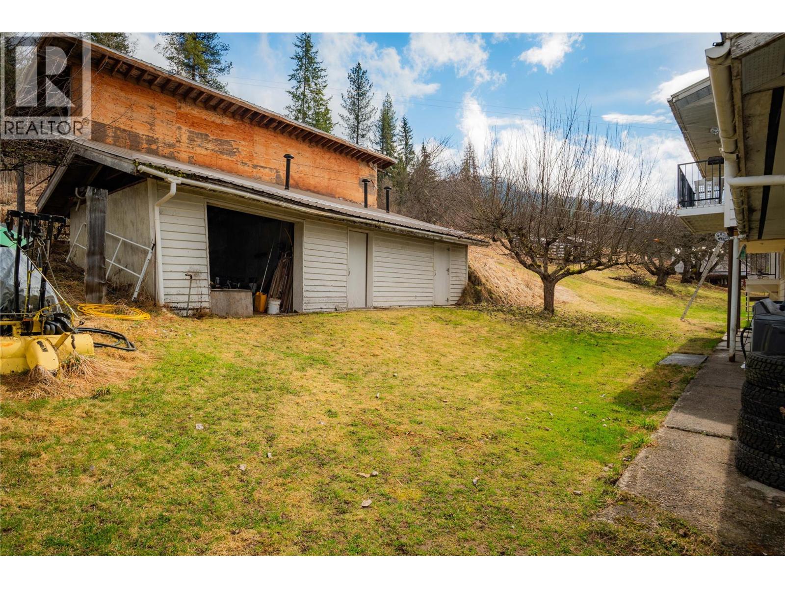 6943 Kanigan Road, Appledale, British Columbia  V0G 2J0 - Photo 81 - 10372926