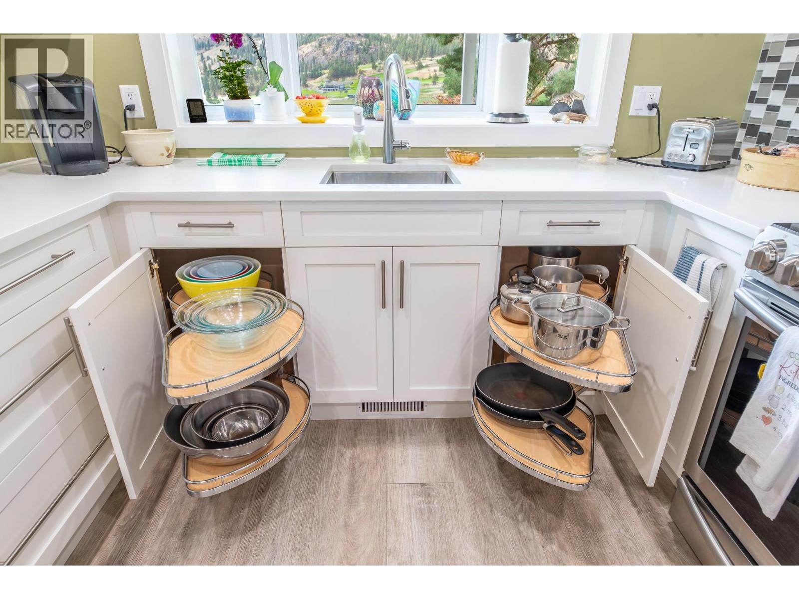 101 Knippelberg Road, Oliver, British Columbia  V0H 1T5 - Photo 10 - 10372987