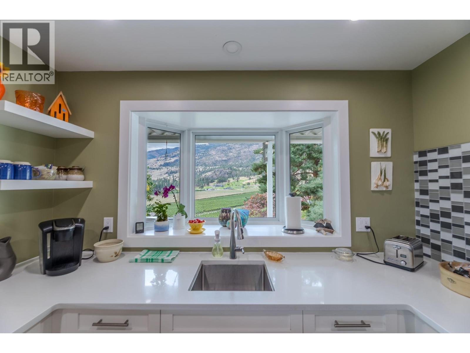 101 Knippelberg Road, Oliver, British Columbia  V0H 1T5 - Photo 13 - 10372987